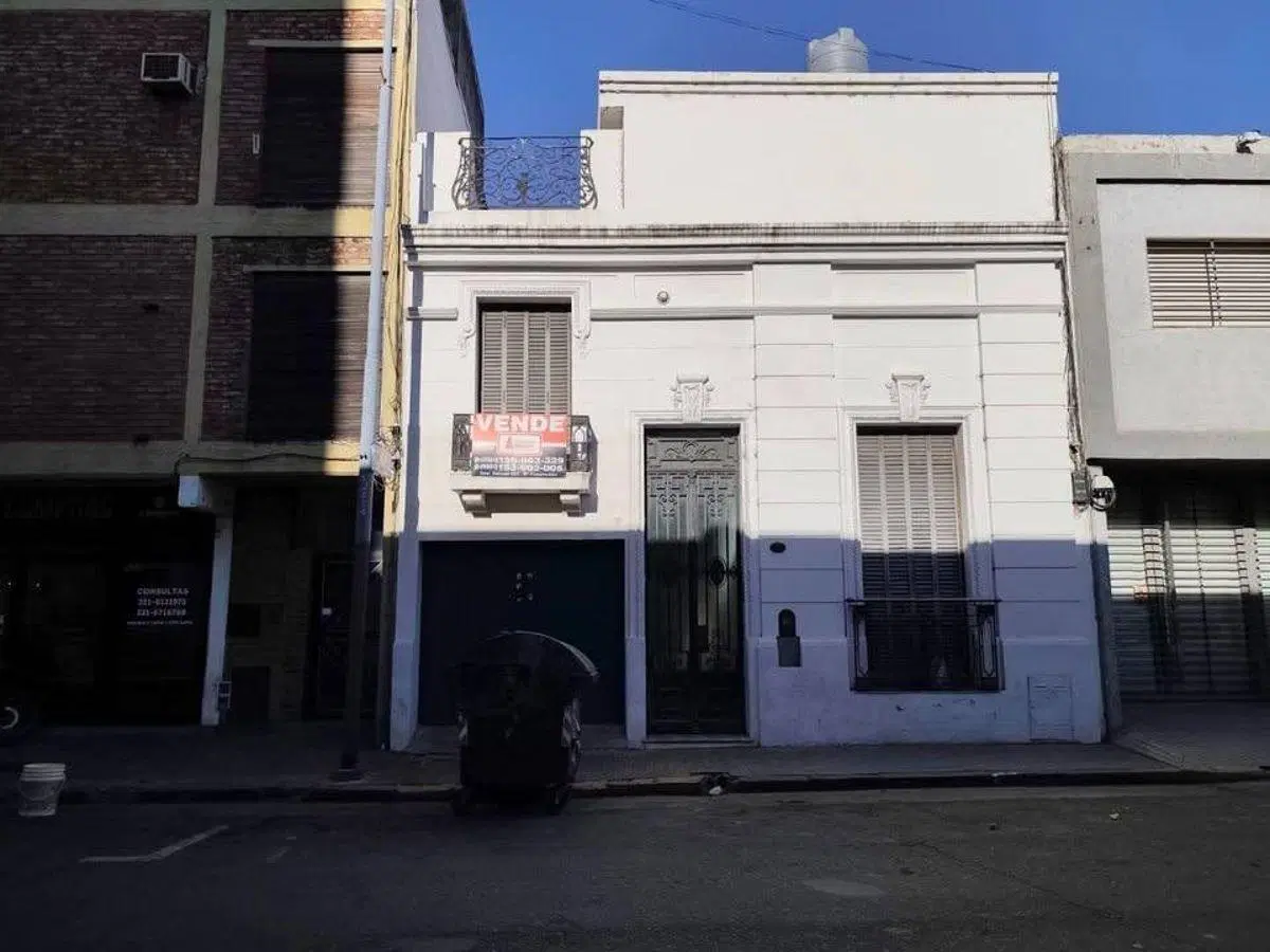 VENDO CASA – 8 DORMITORIOS -290 M2 CUB 161 M2 TERR - B° CENTRO BALCARCE 137 - U$S 235.000 5