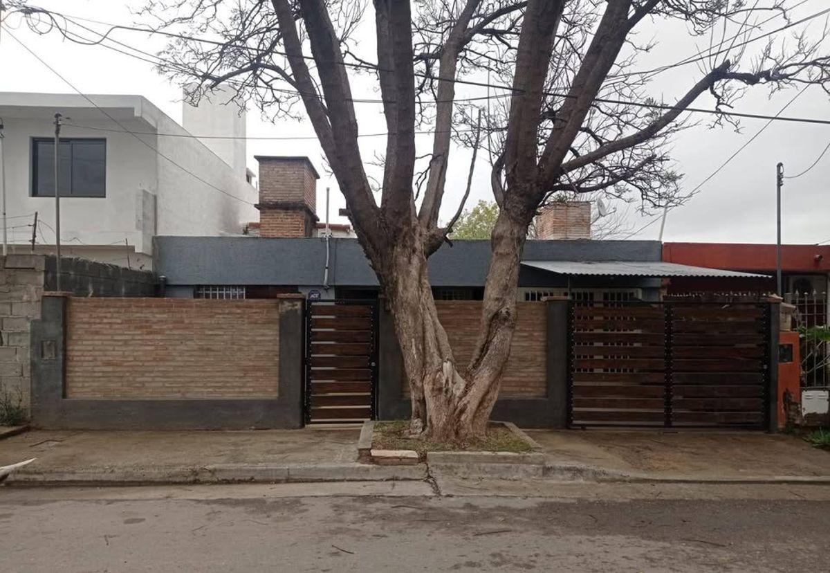 Foto de VENDO CASA 3 DORMITORIOS - B.° PARQUE LICEO 3 SECCIÓN -U$S 59.000, imagen 4