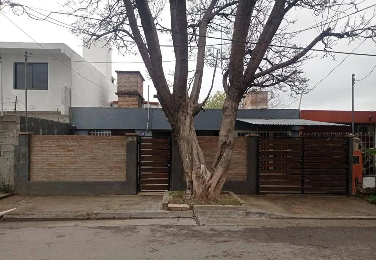 VENDO CASA 3 DORMITORIOS - 136M2 CUB - 345 TER M2 - B.° PARQUE LICEO 3 SECCIÓN -U$S 59.000 4