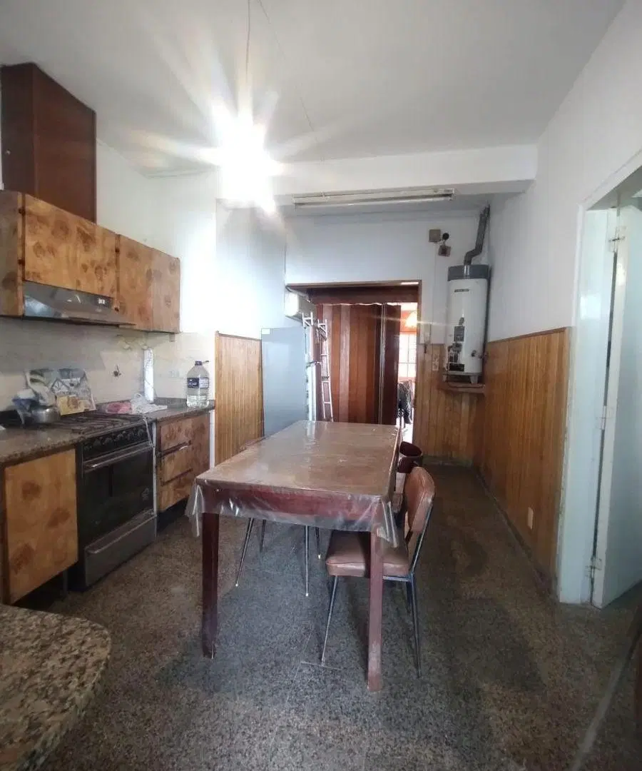 Oportunidad. Casa con galpón. Salida a dos calles. Jardín del Pilar 4