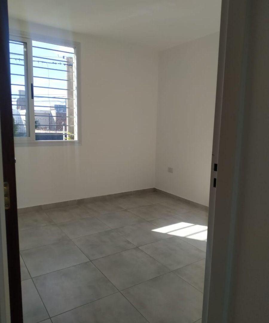 Foto de Tres Dormitorios. Garaje. Patio con asador, imagen 5