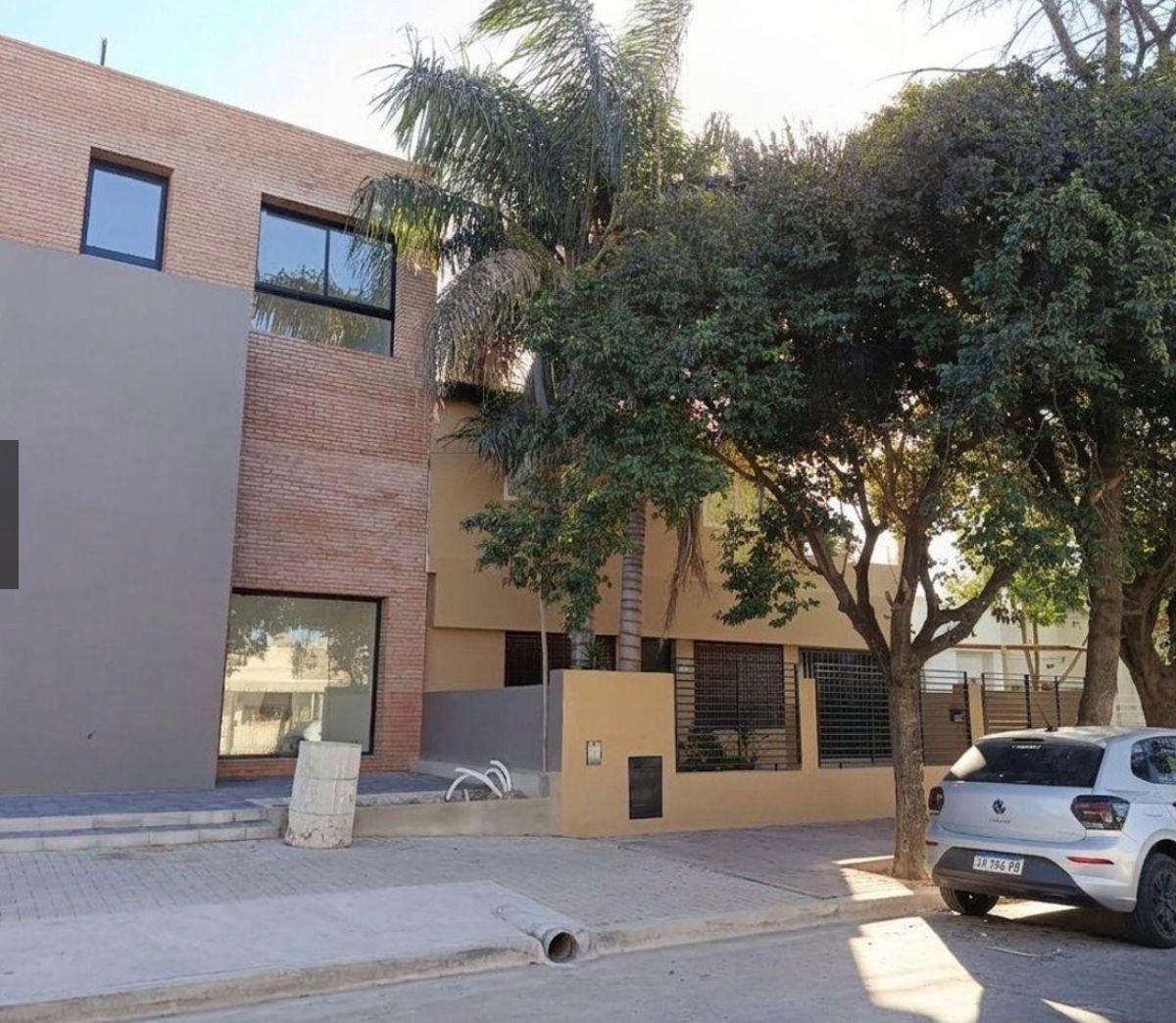 Foto de Casa en Barrio Jardín - Oportunidad Familia o Inversor!, imagen 1
