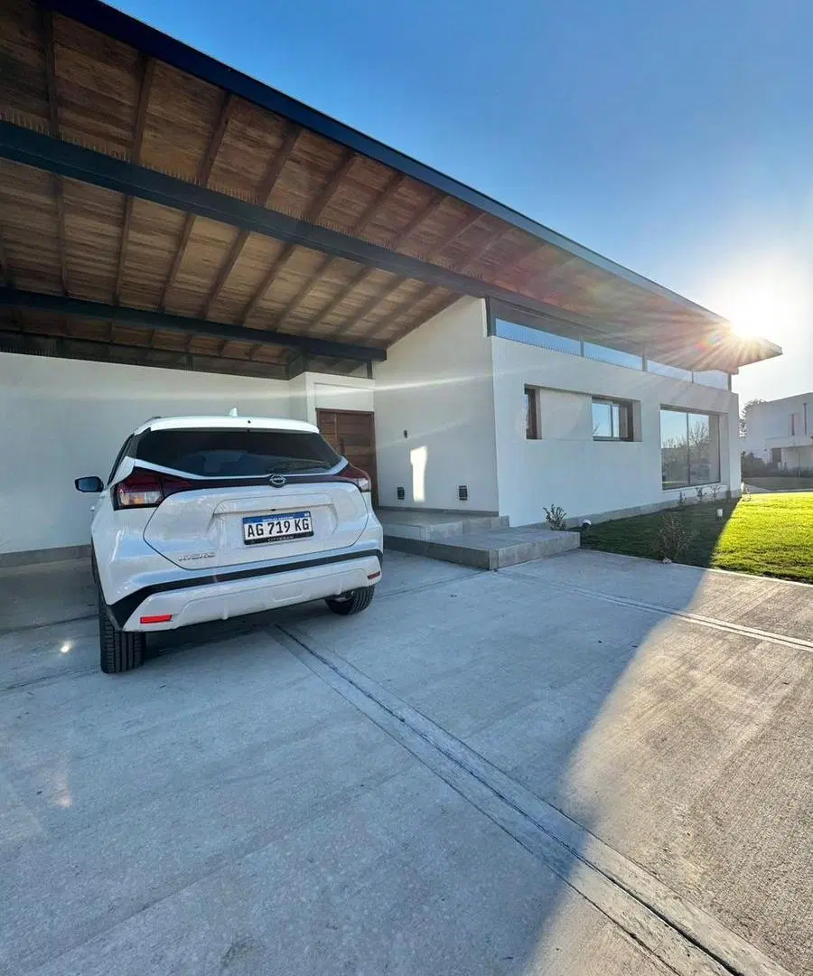 CASA EN ARENAS DEL SUR EN VENTA Y ALQUILER 2