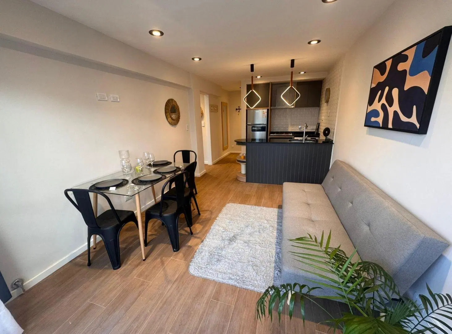 DEPARTAMENTO DE 2 AMBIENTES A LA CALLE CON BALCON 1