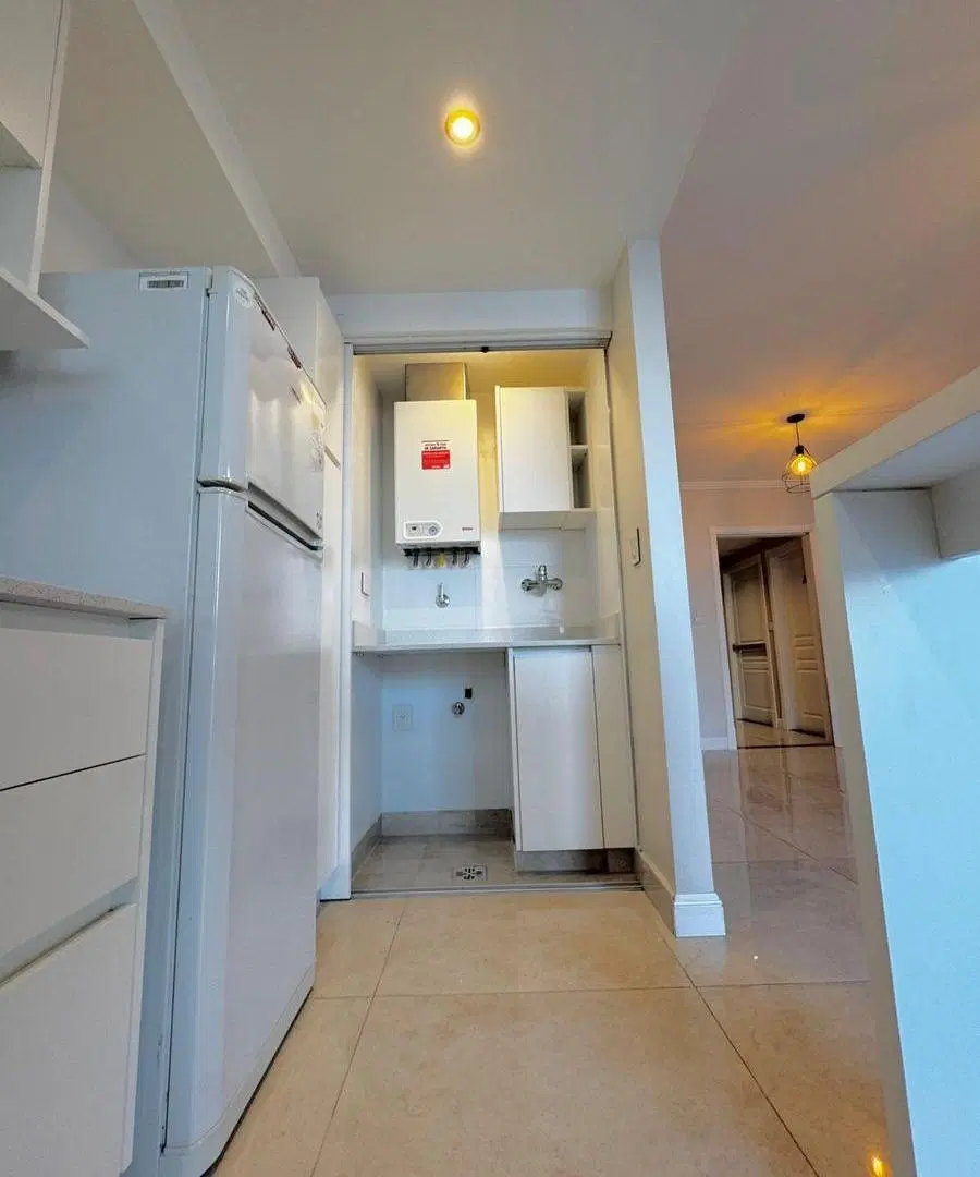 SEMI PISO -2 AMB A LA CALLE CON BALCON SALIENTE 3