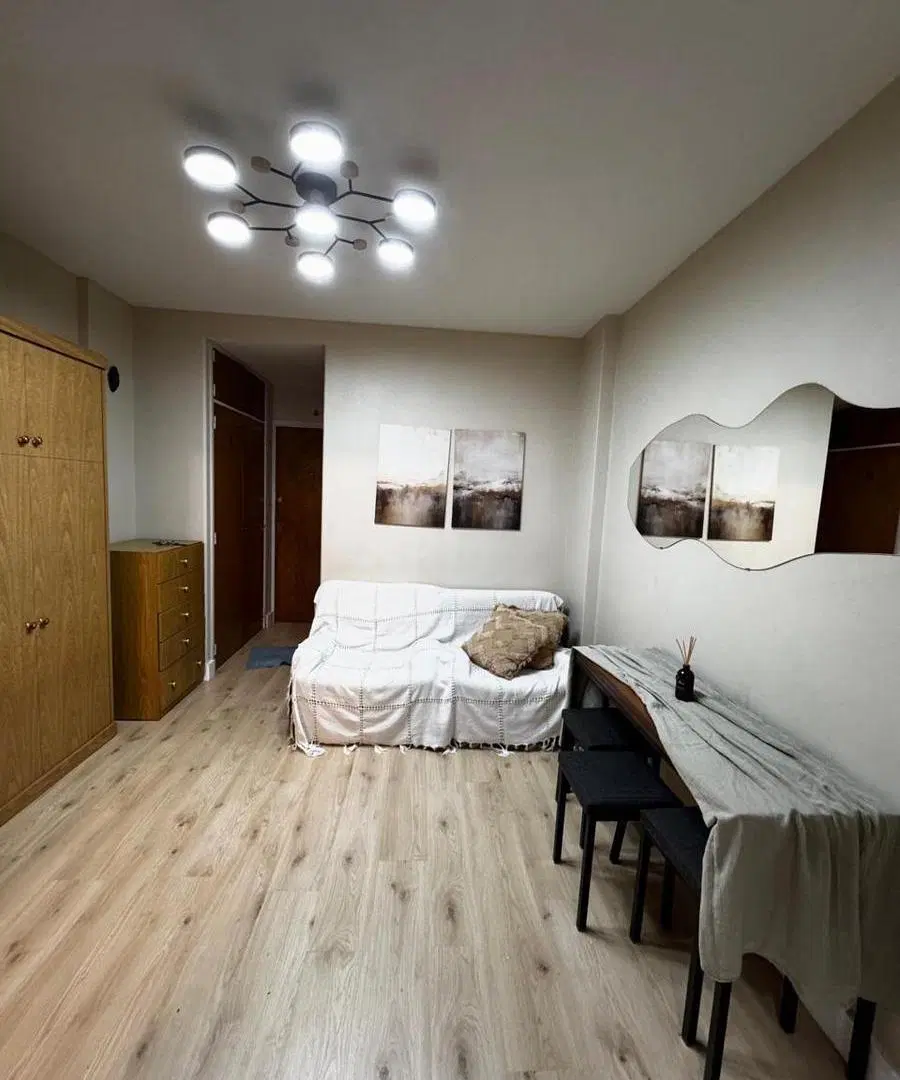 AMBIENTE A LA CALLE CON BALCON -ALQUILER 24 MESES 3