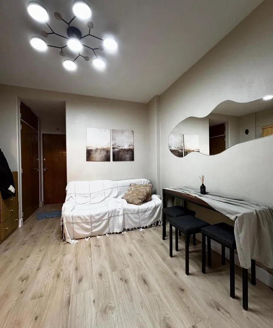 AMBIENTE A LA CALLE CON BALCON -ALQUILER 24 MESES 1