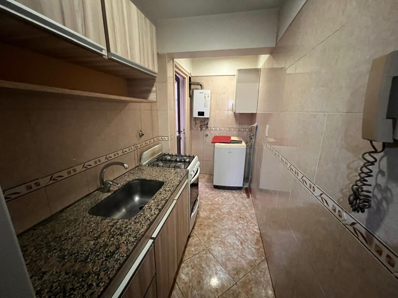 Foto de 1 AMBIENTE CONTRAFRENTE CON PATIO, imagen 2