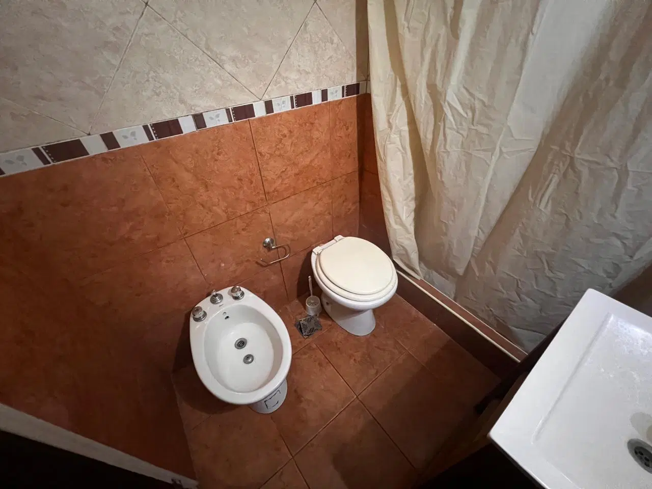 1 AMBIENTE CONTRAFRENTE  CON PATIO 4
