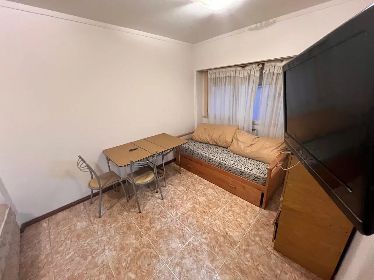 1 AMBIENTE CONTRAFRENTE  CON PATIO 5