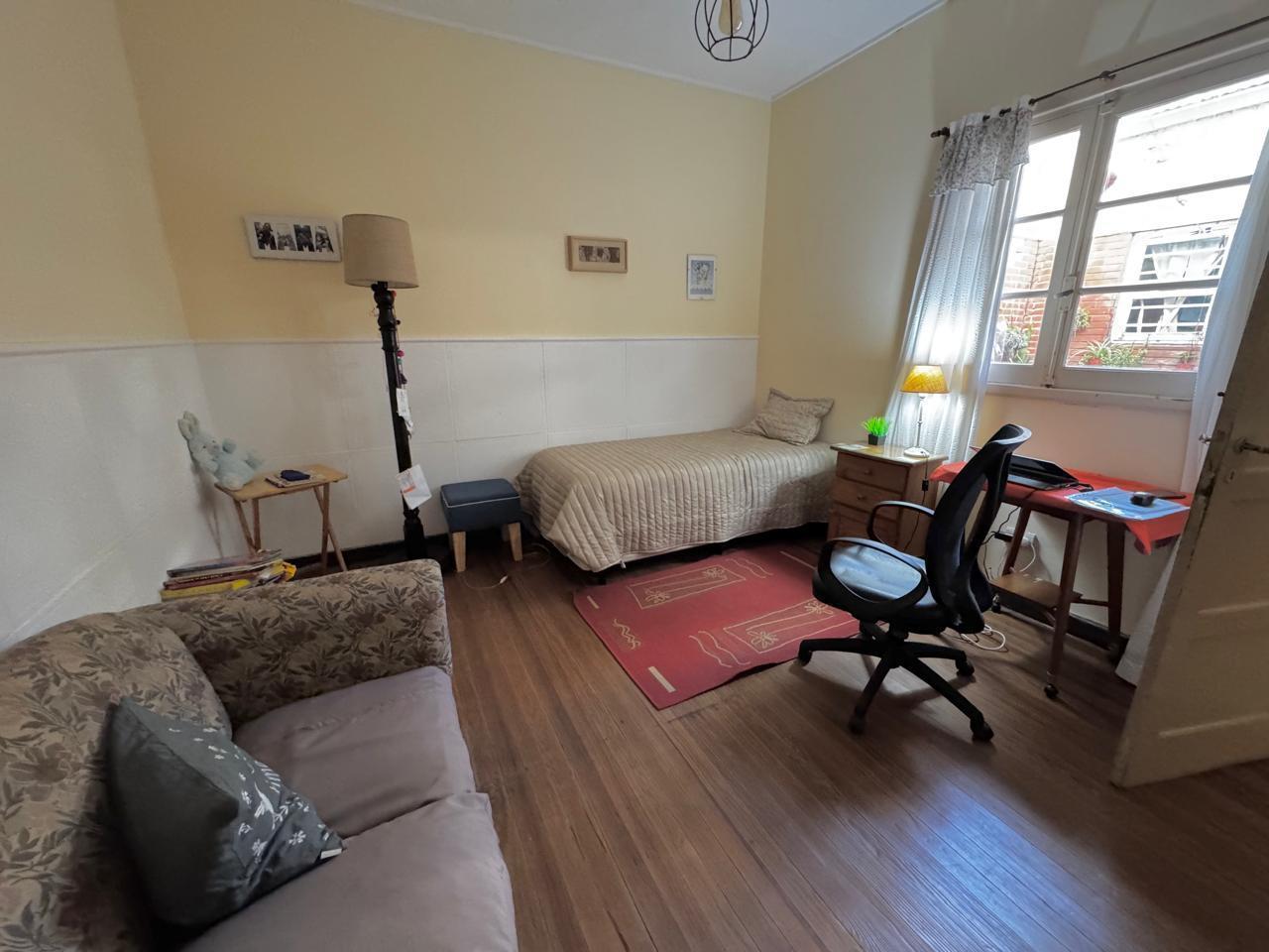 Foto de BUENOS AIRES 2851 CHAUVIN MUY BUEN PH 3 AMB. 2 PATIOS INDEPENDIENTE, imagen 2