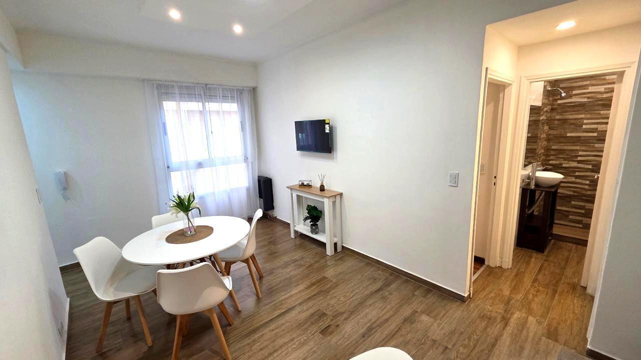 Foto de BELGRANO 2271 - 8 C HERMOSO DOS AMBIENTES RECICLADO, DECORADO Y AMOBLADO, imagen 1