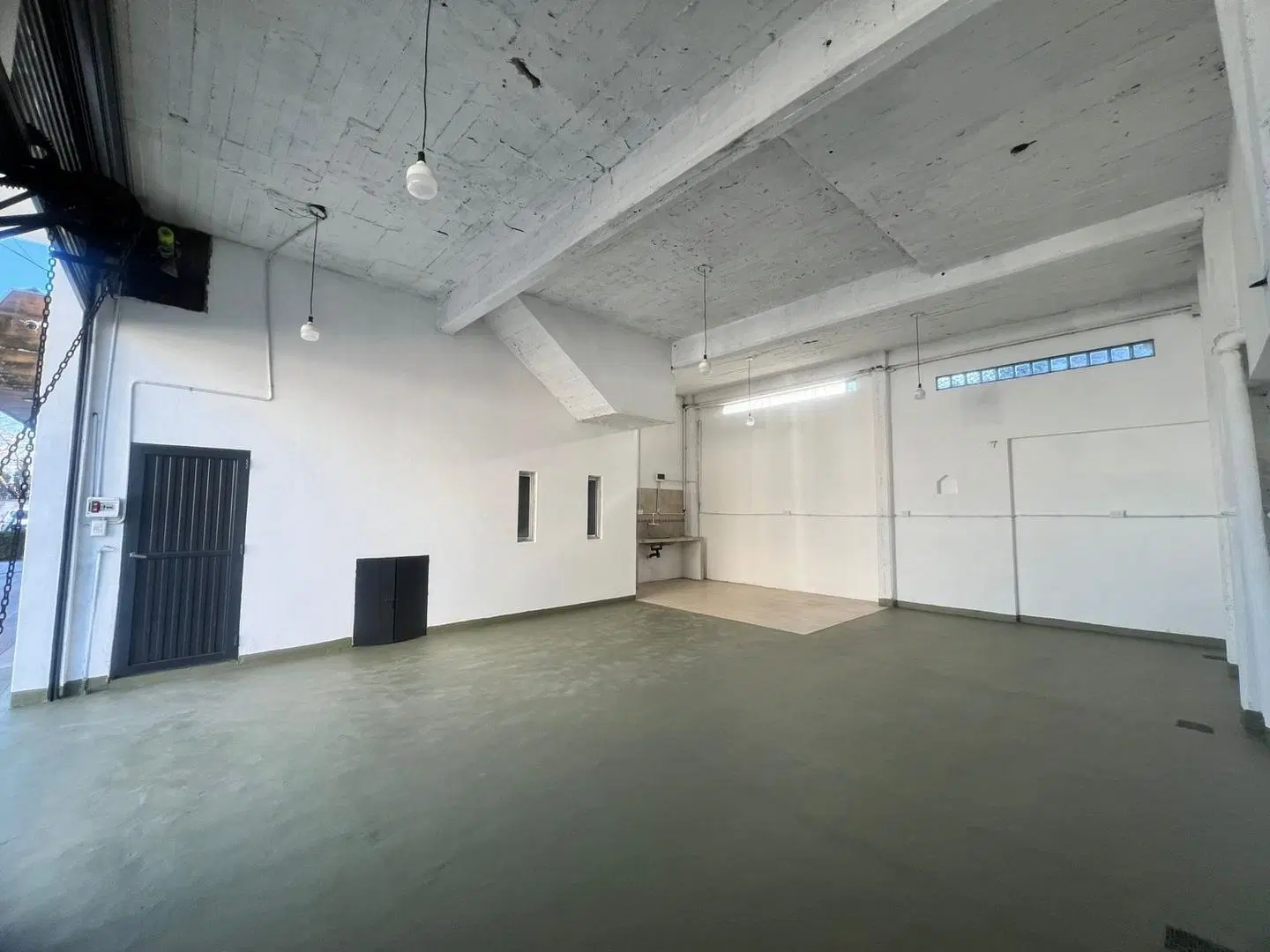 Galpón- Deposito - Comercial / Industrial 8