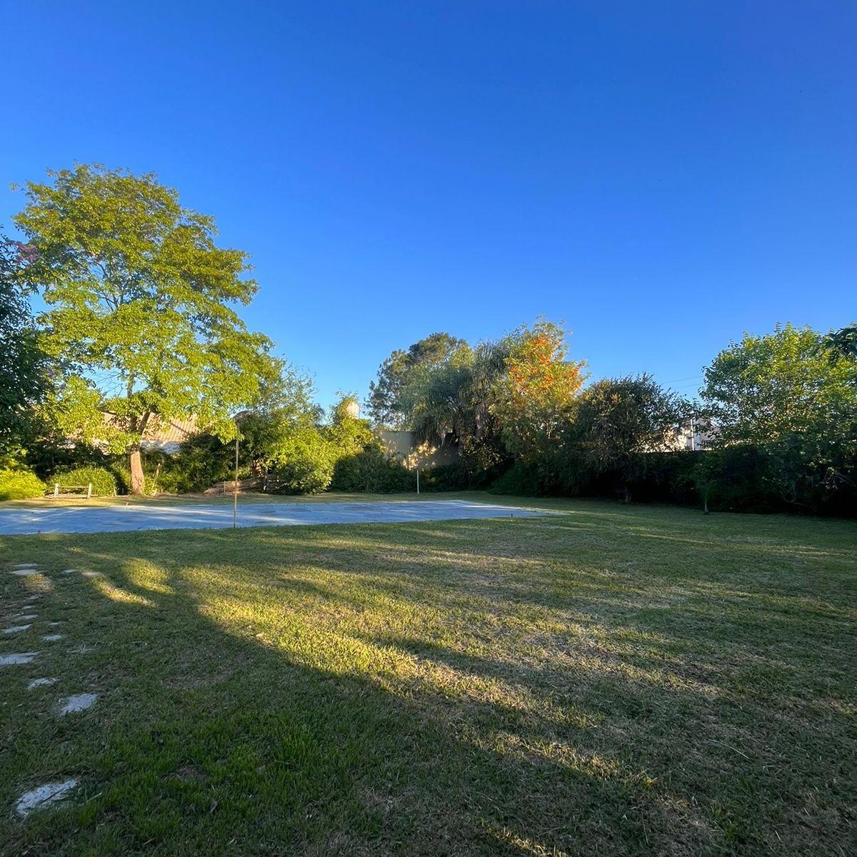Vendo Casa con Predio de 700 m. en Sauce Viejo 1