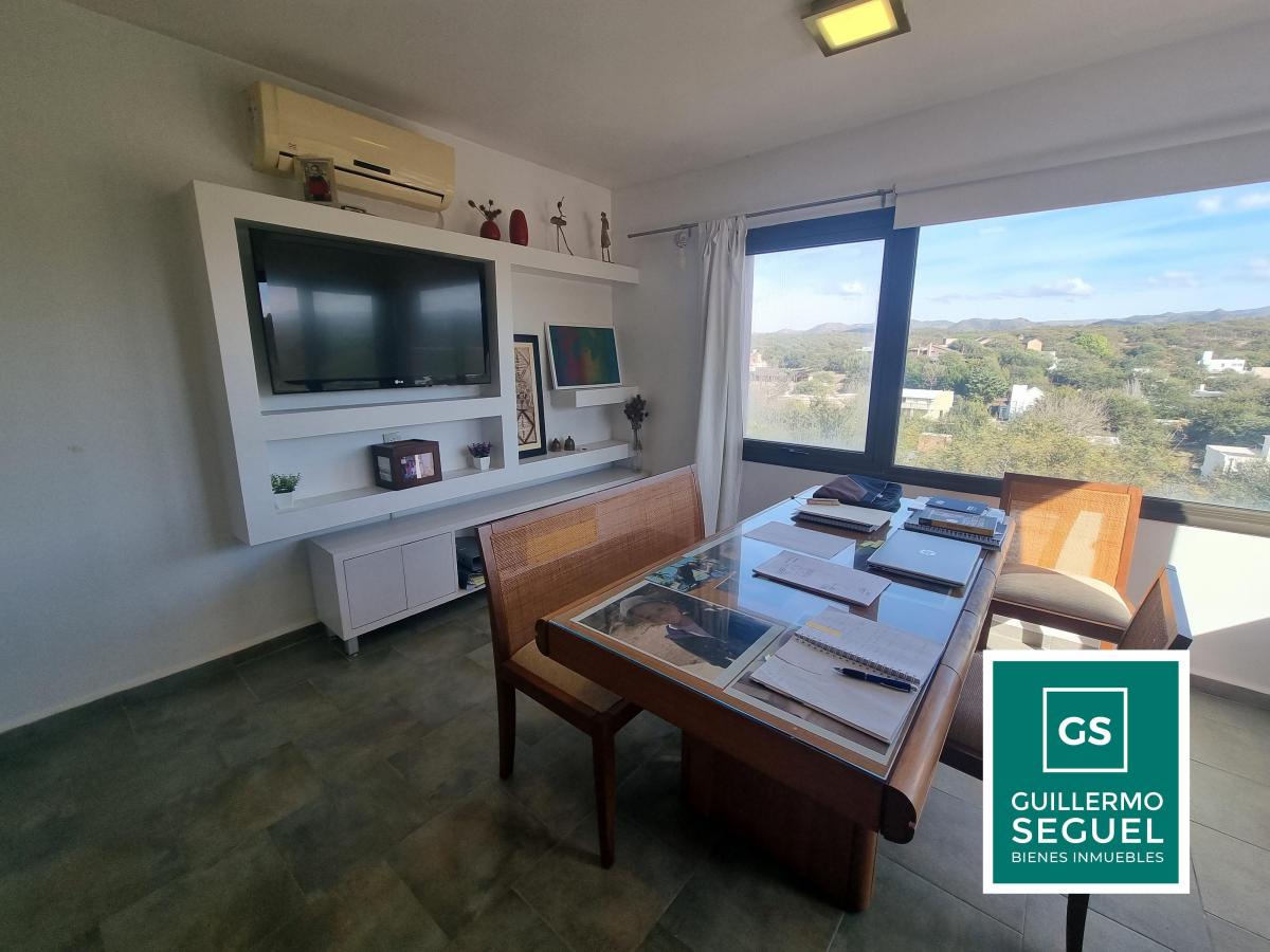 Foto de CASA EN VENTA DE 4 DORMITORIOS + ESCRITORIO CON TREMENDA VISTA – COUNTRY 4 HOJAS, imagen 5