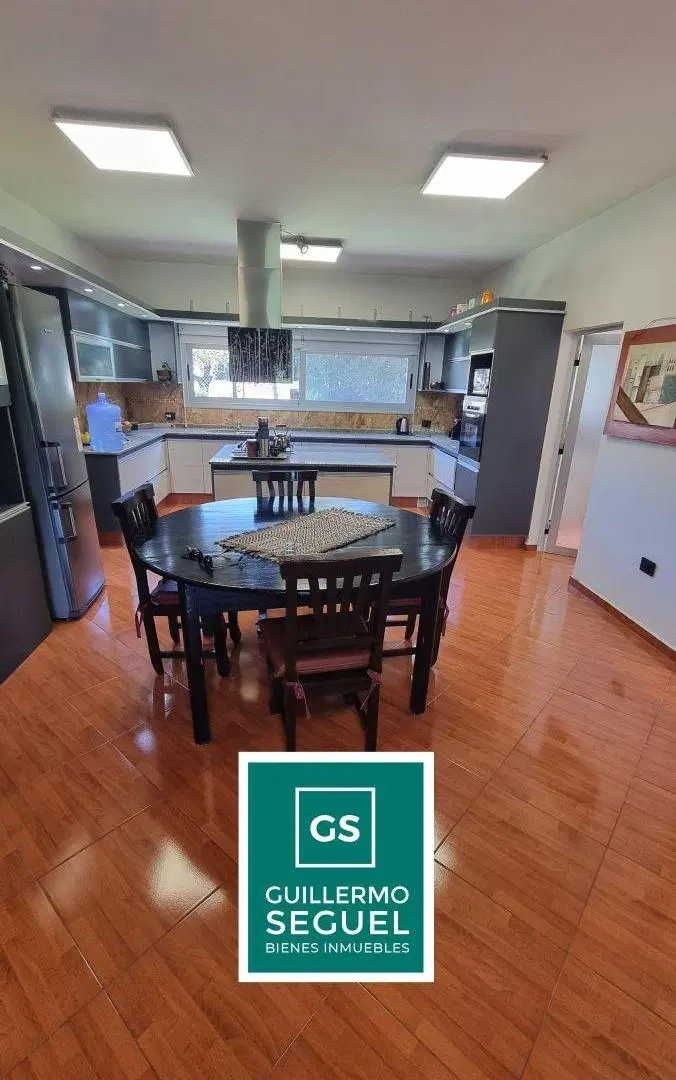 CASA EN VENTA COUNTRY 4 HOJAS – 1 SOLA PLANTA – 2 DORMITORIOS 3