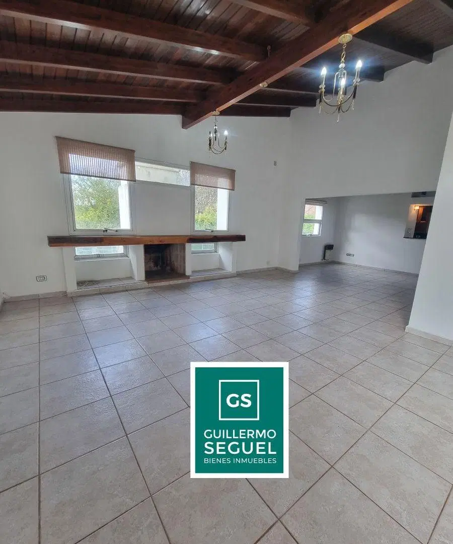 CASA EN VENTA COUNTRY 4 HOJAS – 3 DORMITORIOS - MENDIOLAZA 3