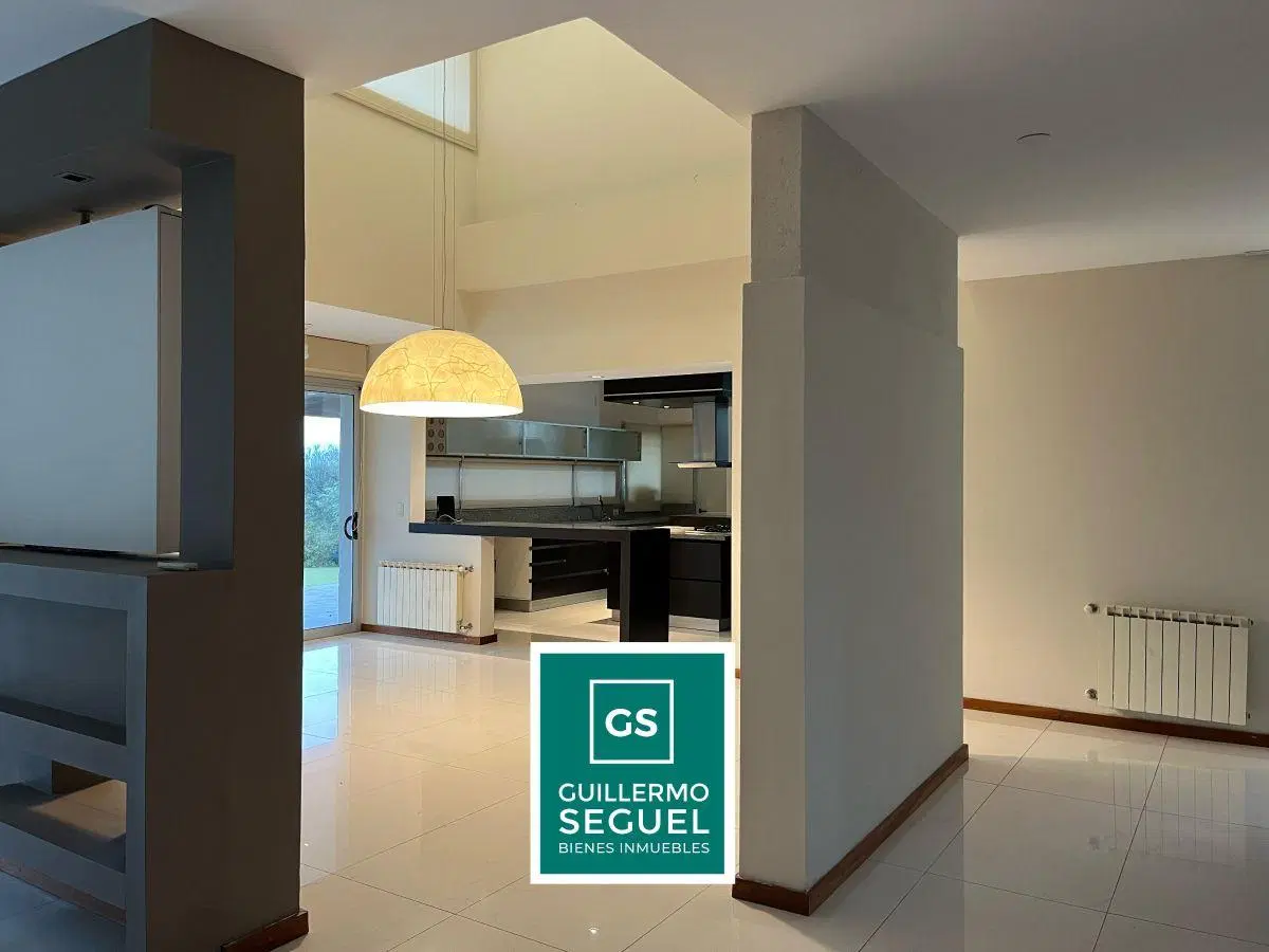 COUNTRY 4 HOJAS – CASA ESTILO MINIMALISTA EN VENTA SOBRE UN LOTE DE 2187 m2 - MENDIOLAZA 2