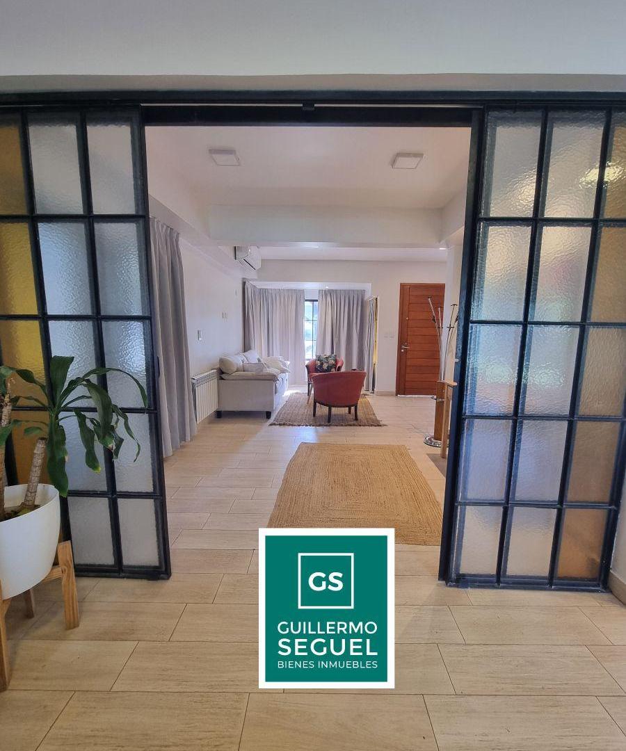 SAN ISIDRO – CASA EN VENTA C/ASCENSOR + DORMITORIO PRINCIPAL CON LIVING PRIVADO!!!