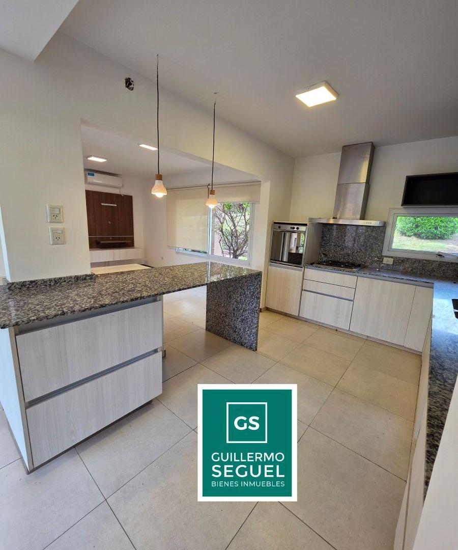 Foto de COUNTRY 4 HOJAS - CASA DE ESTILO MODERNO EN VENTA - APTO CREDITO, imagen 1