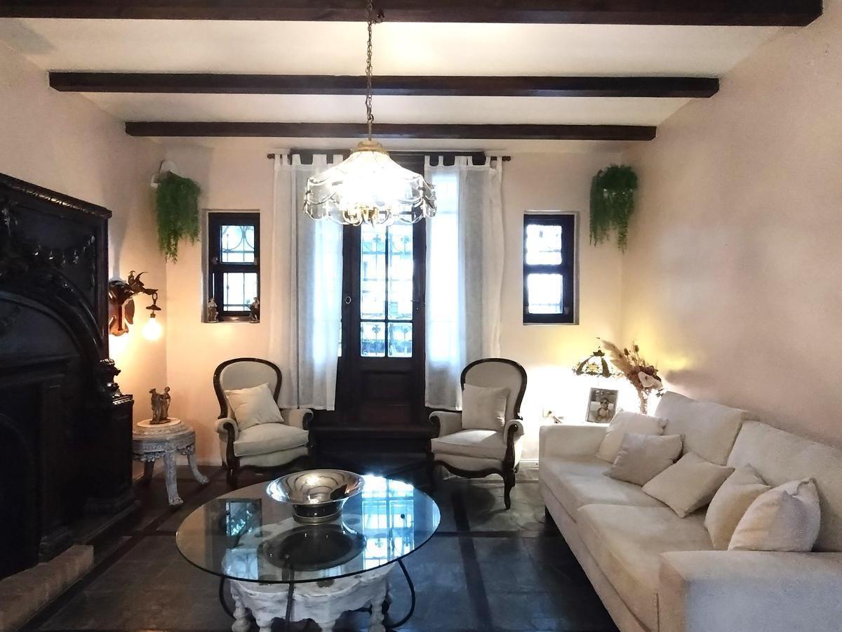 Venta Casa de 6 Ambientes en Florida Vicente López 1
