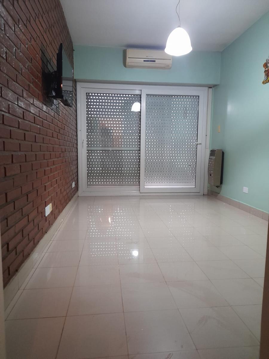 Foto de CASA CHALET DE 5 AMBIENTES CON PISCINA – OLIVOS, imagen 4