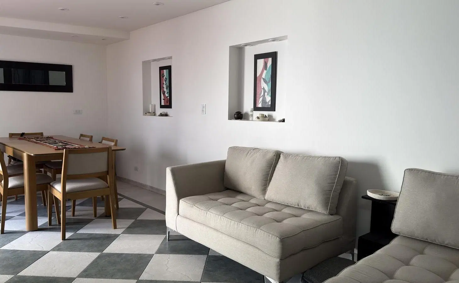 Venta casa de 6 ambientes con patio y cochera en Flores 5