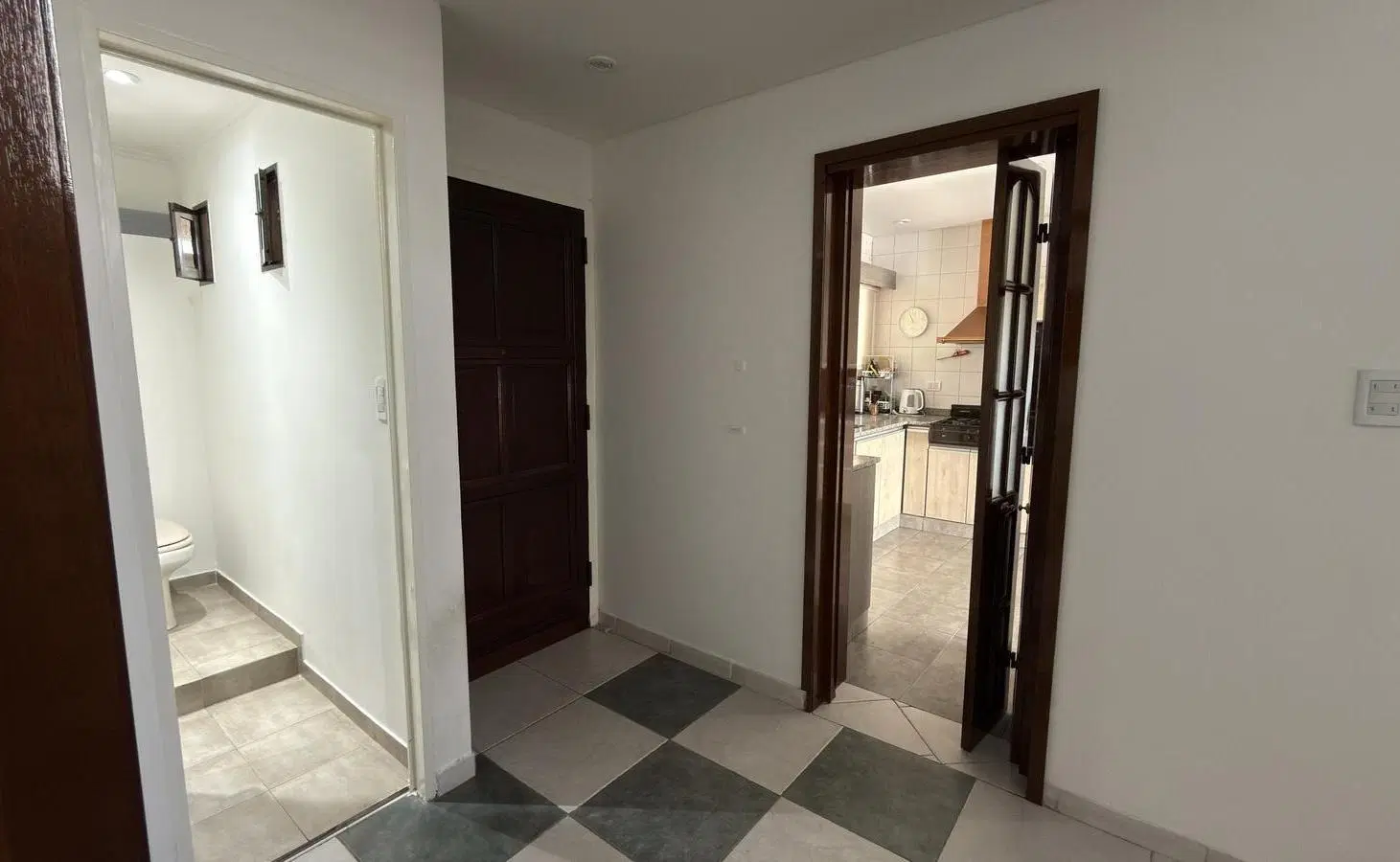 Venta casa de 6 ambientes con patio y cochera en Flores 3