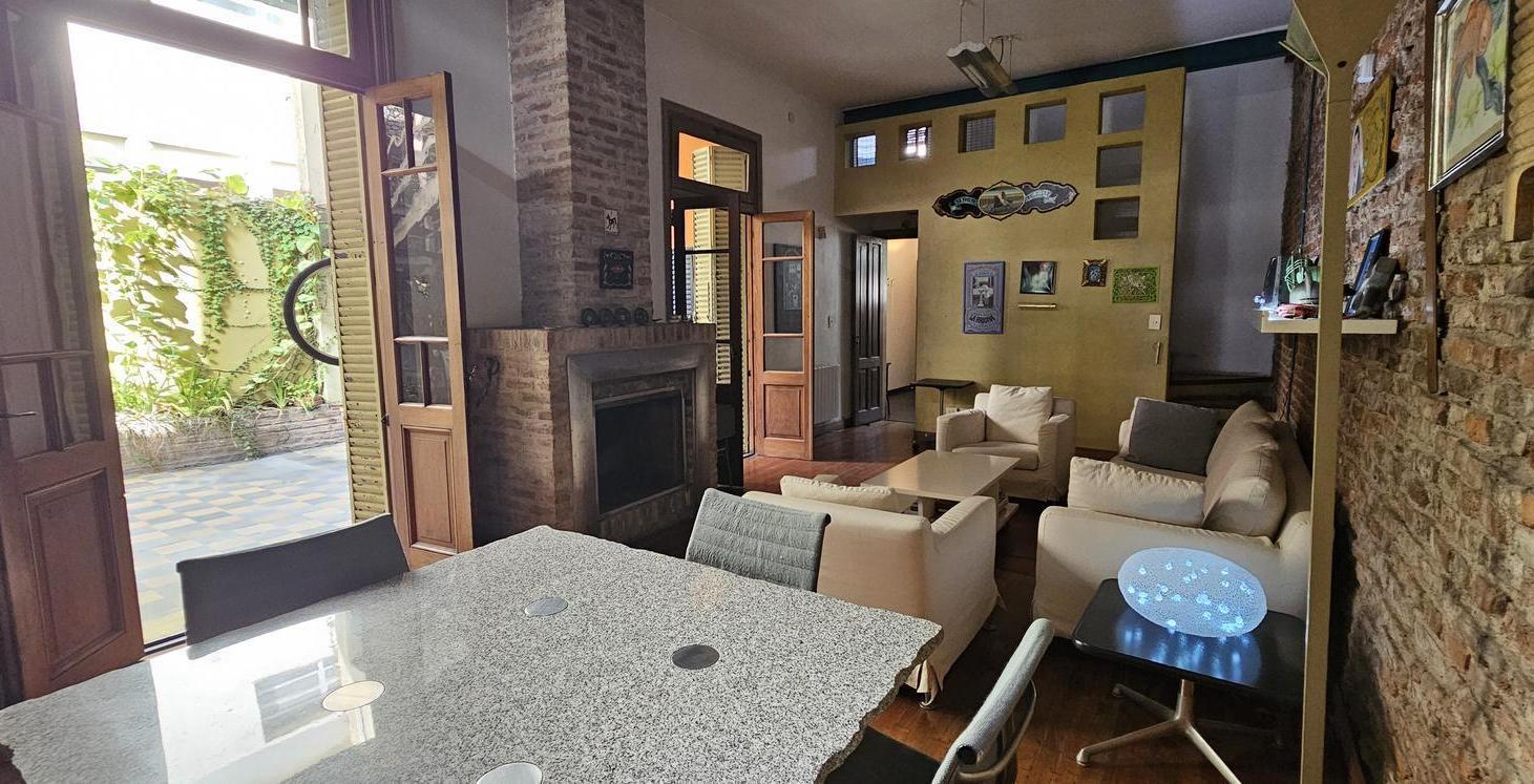 Casa de 6 ambientes con jardín y piscina en Vicente López