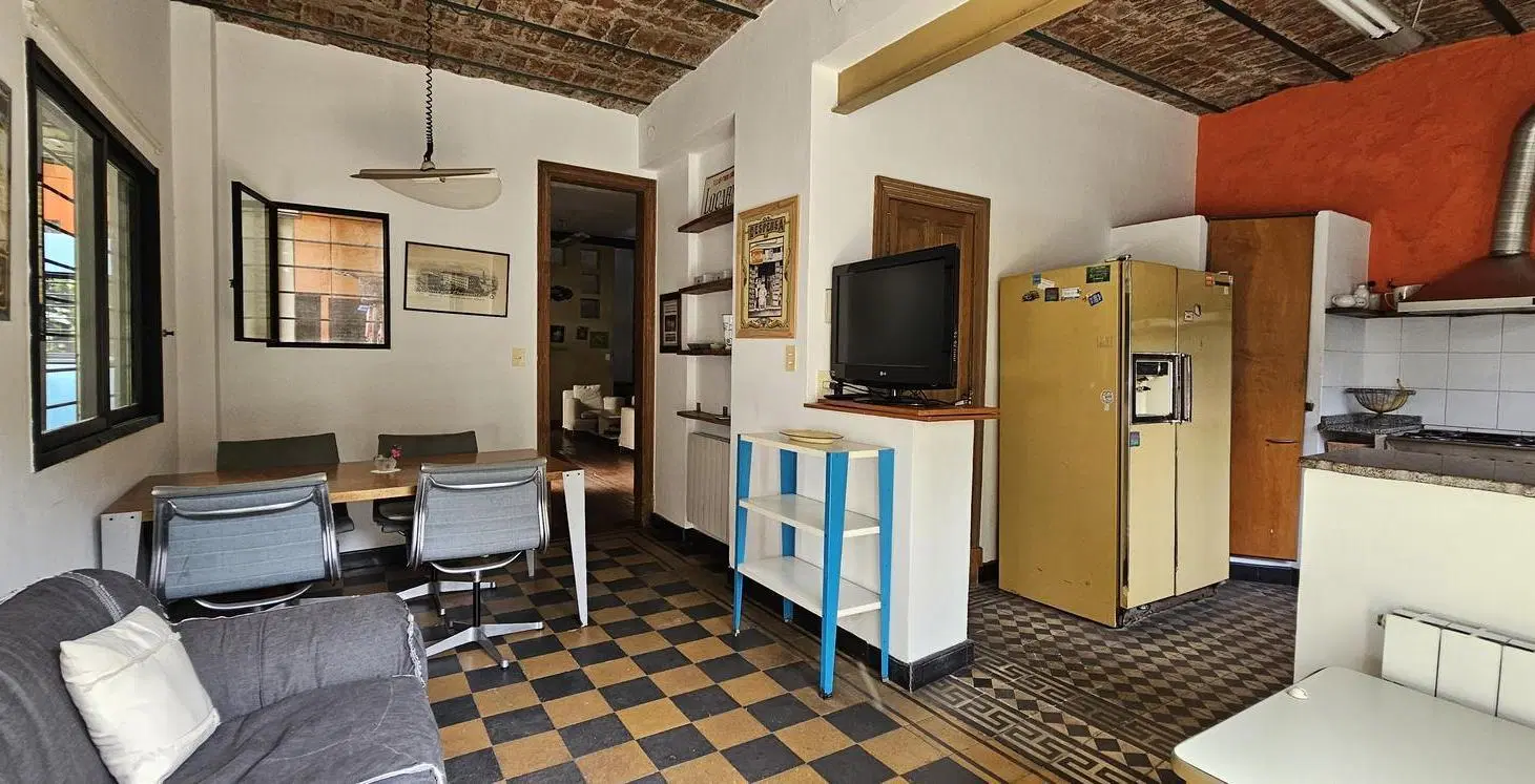 Casa de 6 ambientes con jardín y piscina en Vicente López 4