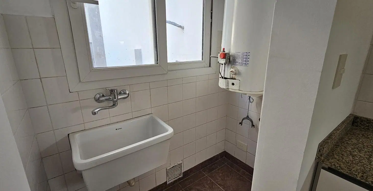 Venta Departamento Monoambiente XL en Florida 2