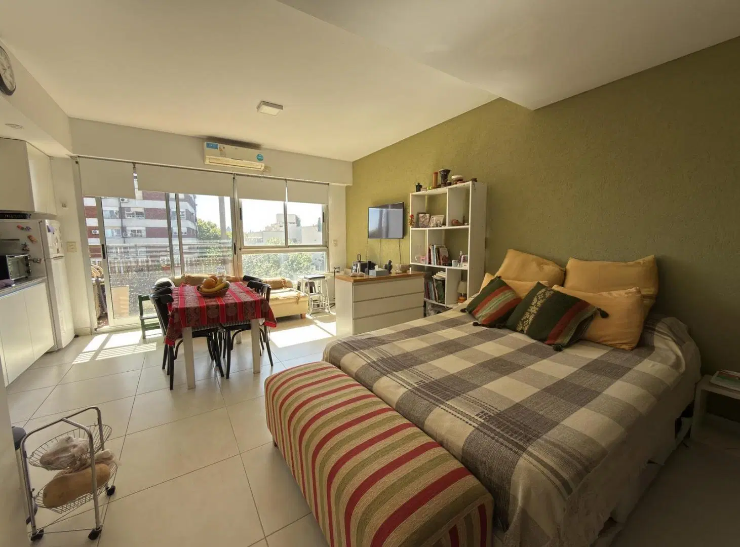Departamento 2 Ambientes con balcón y cochera , en Florida Vicente López 2