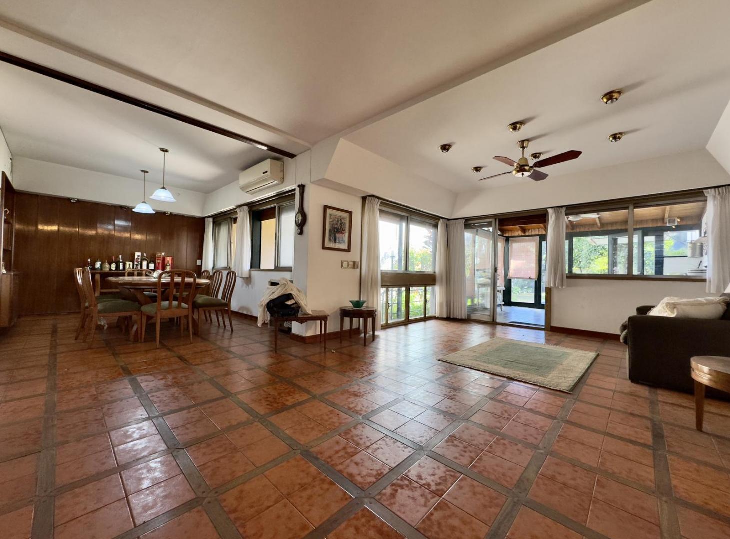 Foto de CASA VENTA FLORIDA 4 AMBIENTES JARDÍN PILETA QUINCHO, imagen 2