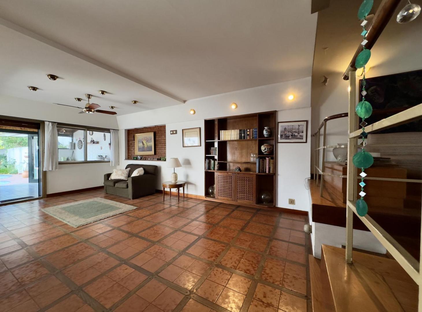 Foto de CASA VENTA FLORIDA 4 AMBIENTES JARDÍN PILETA QUINCHO, imagen 3