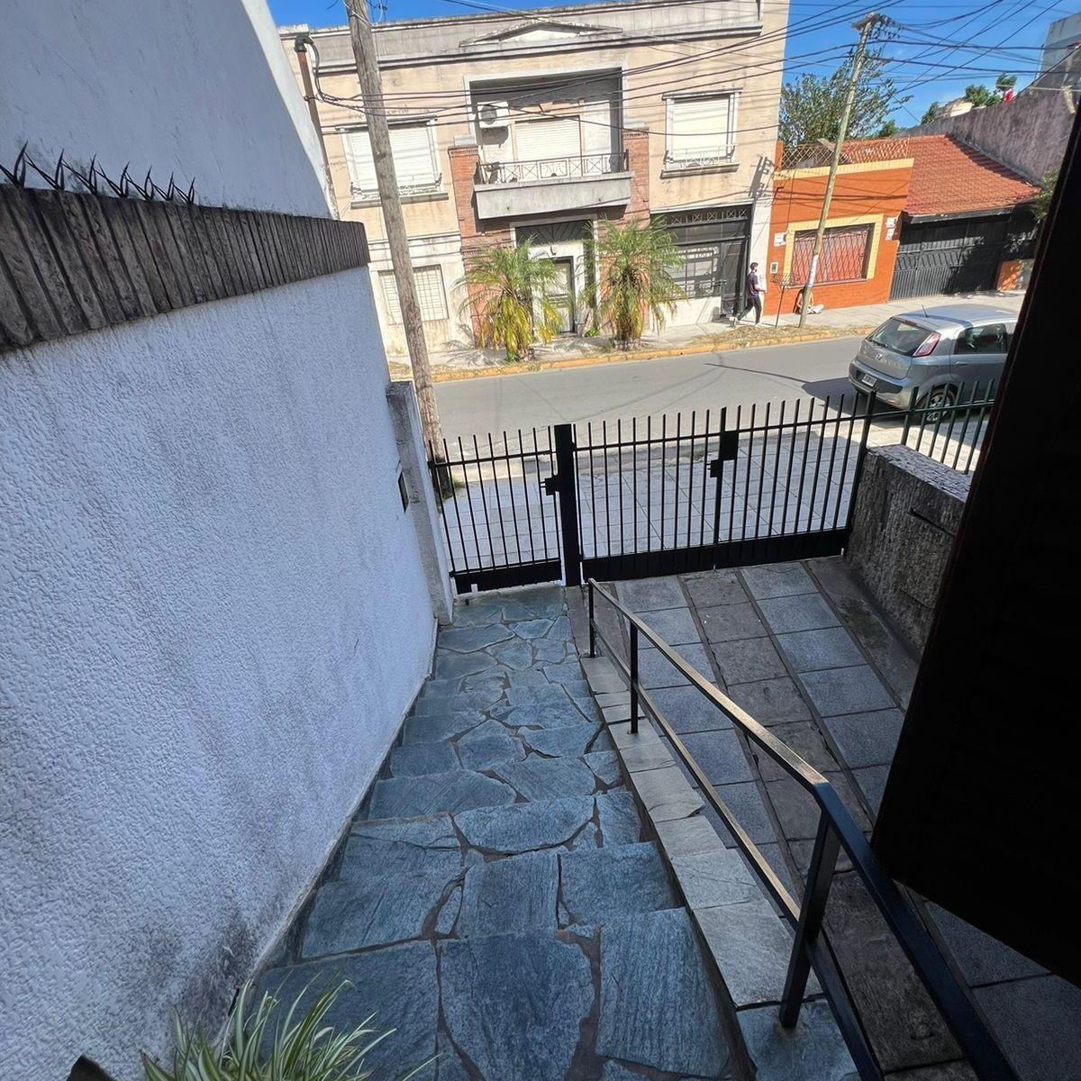 DÚPLEX DE 4 AMBIENTES