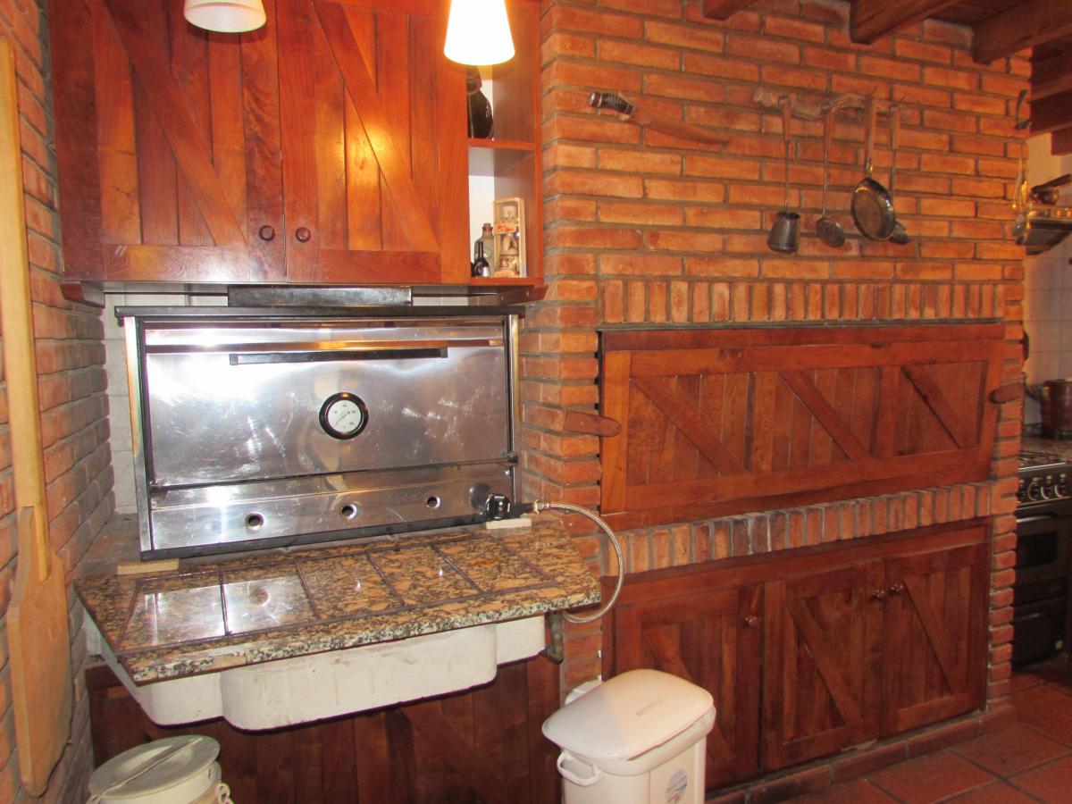 CHALET DE 4 AMBIENTES