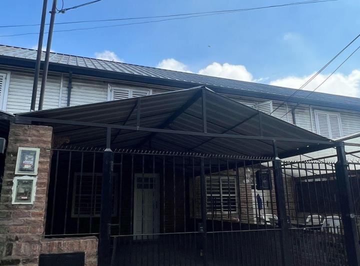 DUPLEX DE 3 AMBIENTES CON PATIO
