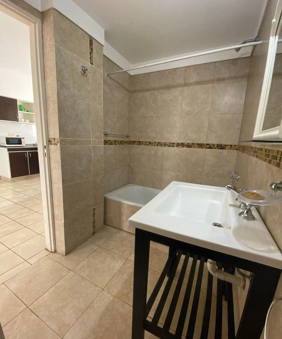 Foto de Departamento de 1 amb en alquiler en Avellaneda Edificio con SUM y pileta, imagen 5
