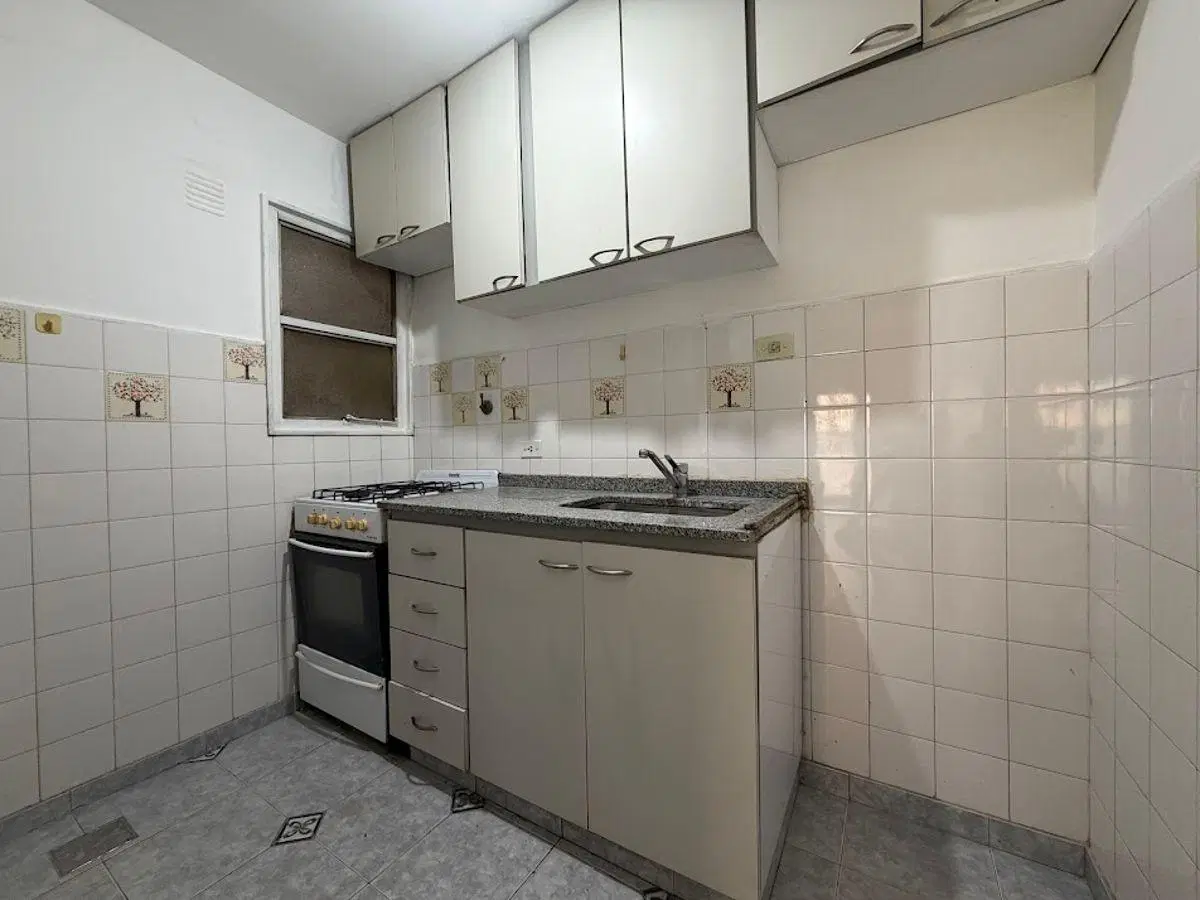 Departamento de 2 ambientes al c/frente en alquiler Avellaneda centro 2