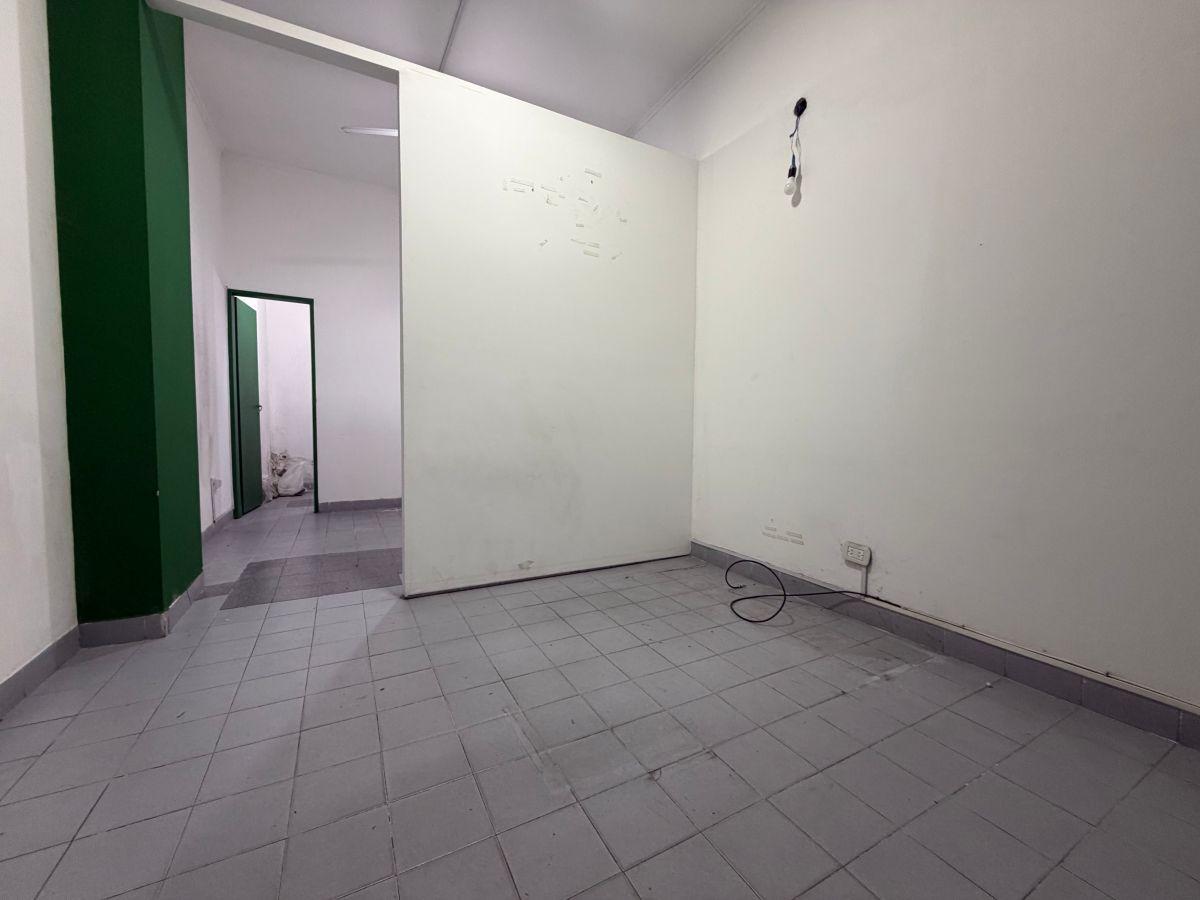 Foto de Local comercial en alquiler Avellaneda Centro, imagen 5