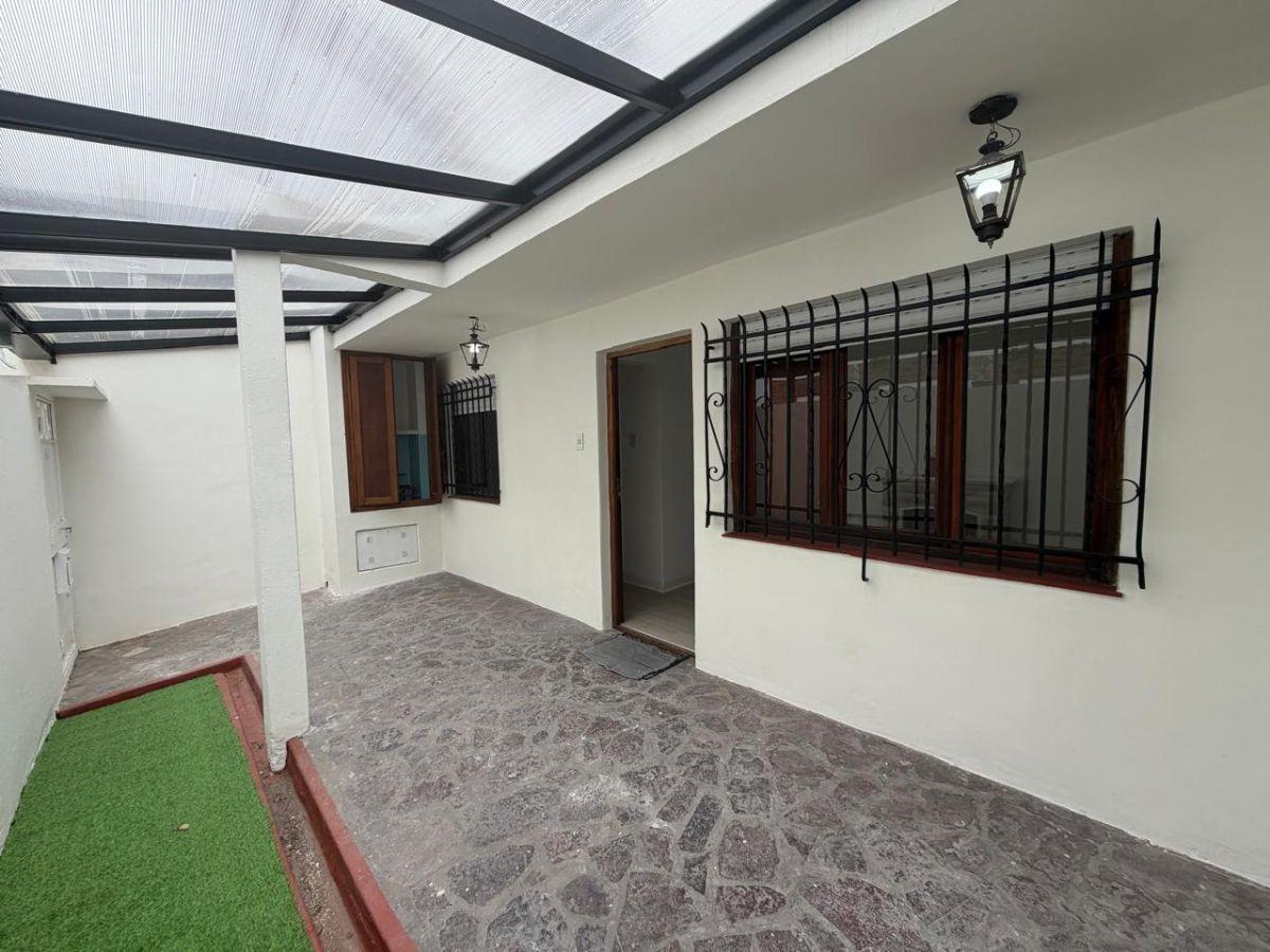 Foto de Amplio departamento tipo casa de 3 amb SIN EXPENSAS - Impecable estado, imagen 1