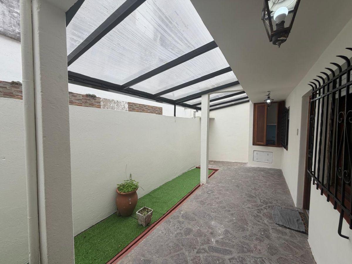 Foto de Amplio departamento tipo casa de 3 amb SIN EXPENSAS - Impecable estado, imagen 2