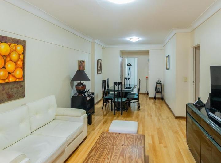 Departamento en Venta. Cuatro ambientes. Dependencia. Cochera. Baulera. Belgrano 4