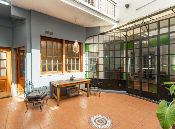 Casa en Venta. Siete Ambientes. Patio. Terraza. San Cristobal 2