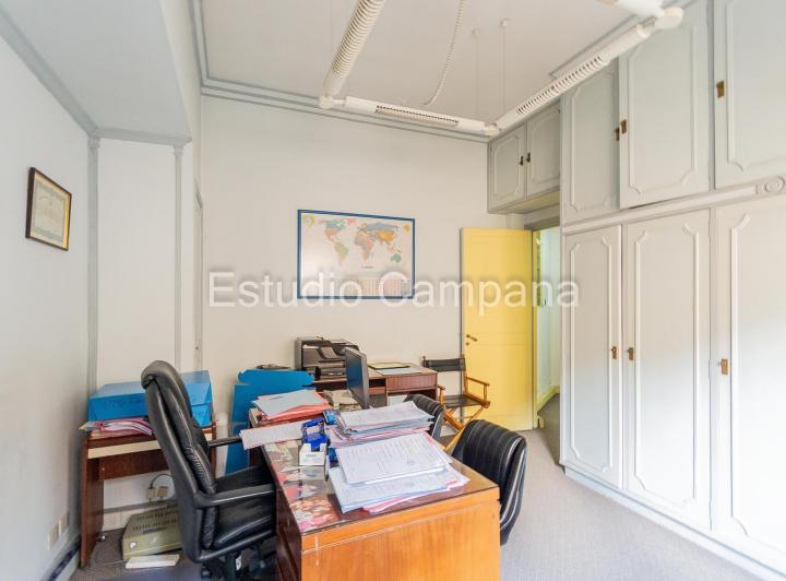 Departamento en Venta. Tres ambientes. Balcón. Baulera. Monserrat 5