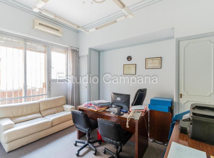 Departamento en Venta. Tres ambientes. Balcón. Baulera. Monserrat 1