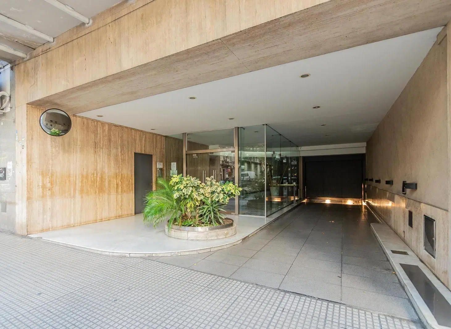 Departamento de 4 ambientes. Balcón. Recoleta 5