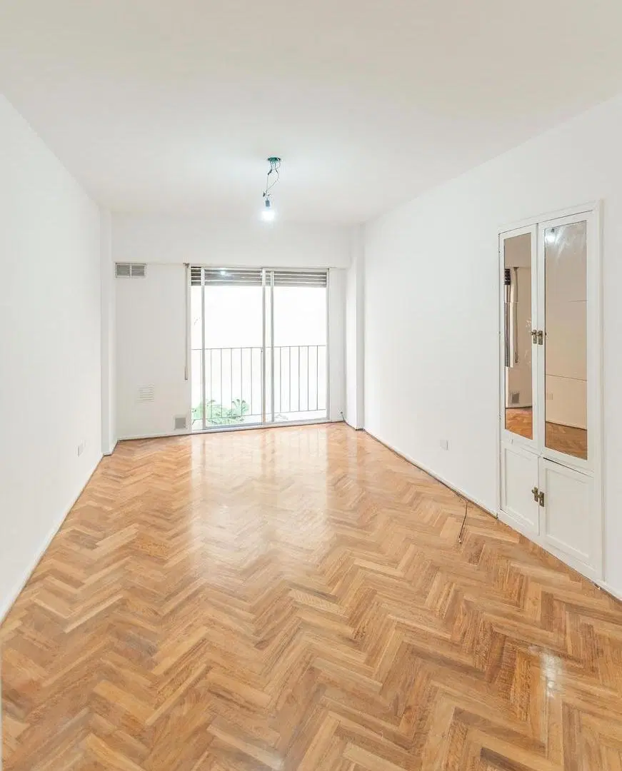 Venta Departamento dos ambientes. Balcón. Recoleta 3