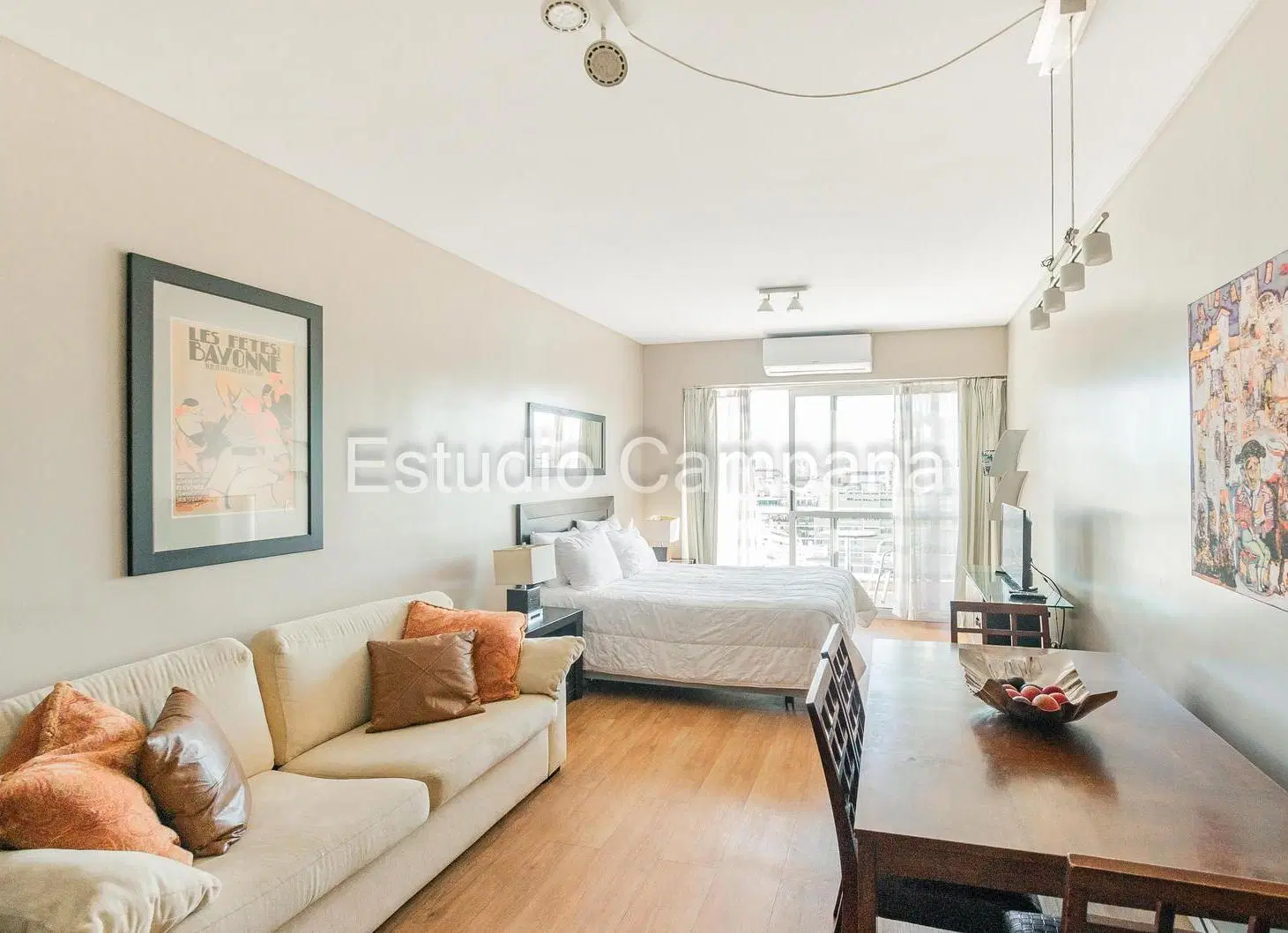 Monoambiente en Alquiler. Balcón. Amenities. San Nicolas 2