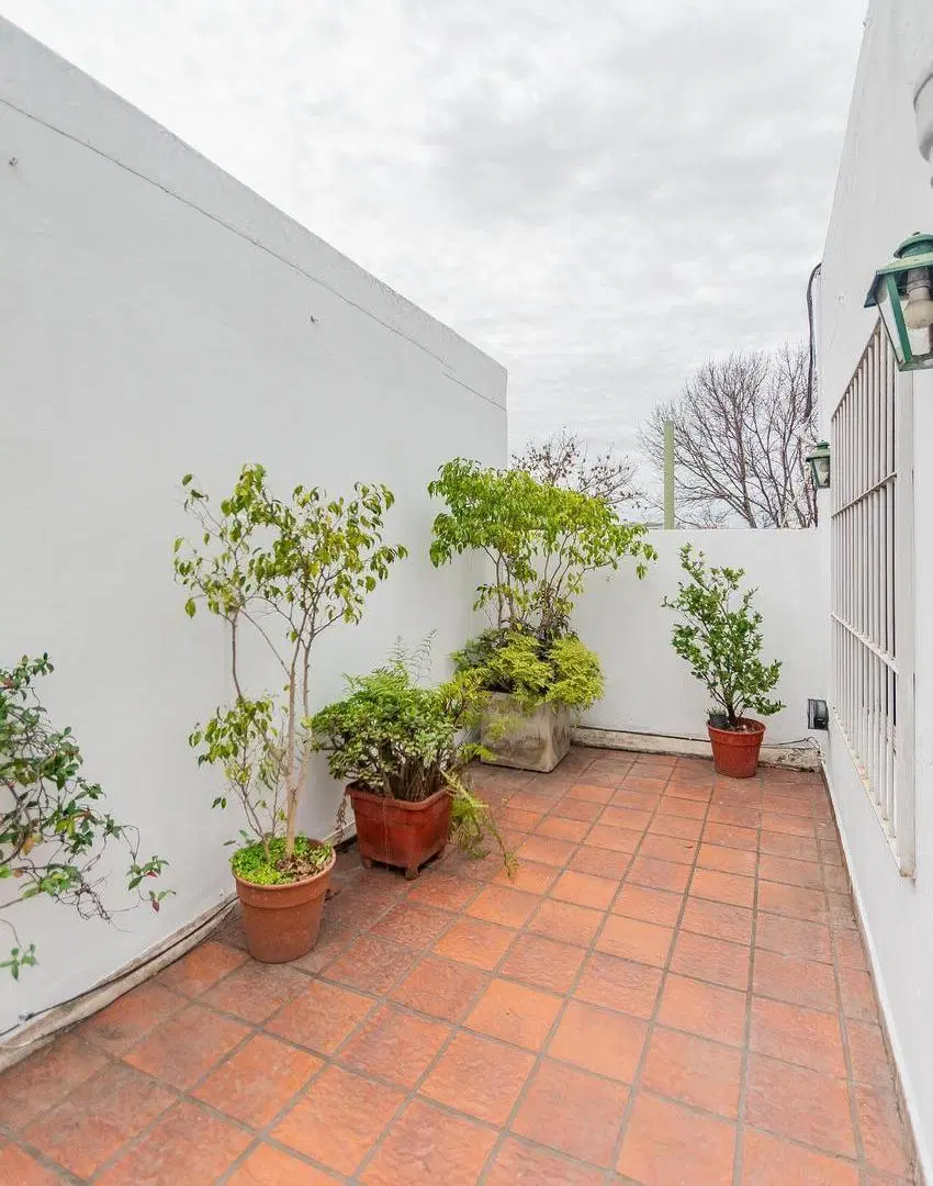 Venta de PH de dos ambiuentes. Con patio propio. Luminoso. Parque Chas 5